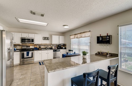 West San Antonio House | Spacious House close to Sea World and Lackland AFB