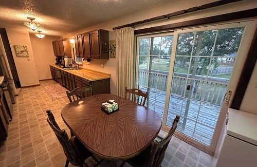 Manvel House | Spacious house in Manvel ND just 10 minutes north from Grand Forks!