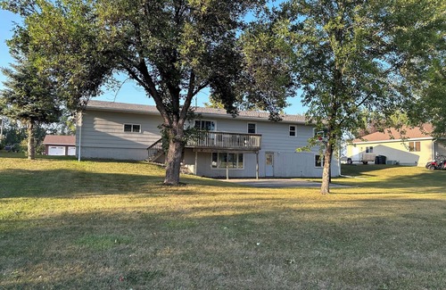 Manvel House | Spacious house in Manvel ND just 10 minutes north from Grand Forks!