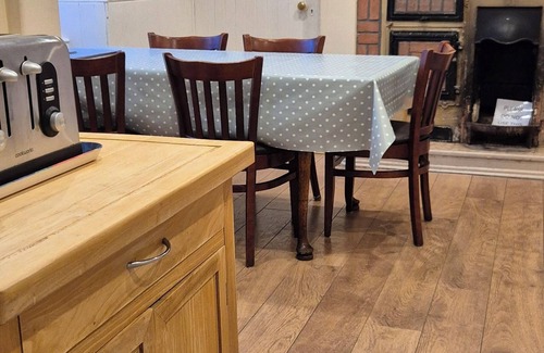 Strathdon House | Spacious House in the Cairngorm National Park. Walking/Cycling/Skiing/Castles