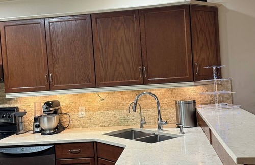 Fort Gary House | Spacious House in Winnipegn5 bads 3 rooms 10 guests