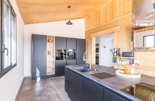 Vains Cottage | Spacious house near Mont Saint Michel with fireplace