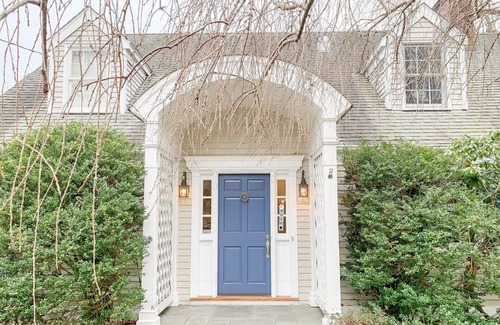 Mamaroneck House | Spacious House Next To Nature Preserve Adjacent To Long Island Sound