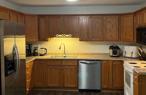 Lafayette House | Spacious House w Patio Fenced Yard 10 min to PU