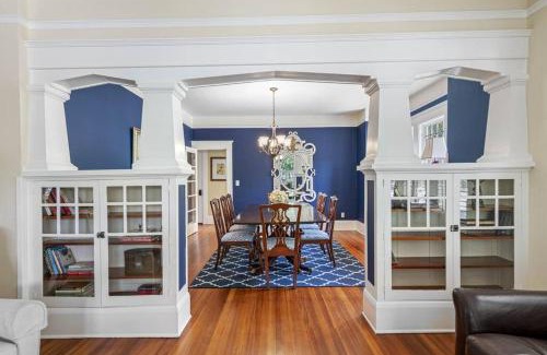 Historic Hyde Park North House | Spacious Hyde Park Retreat on Packwood