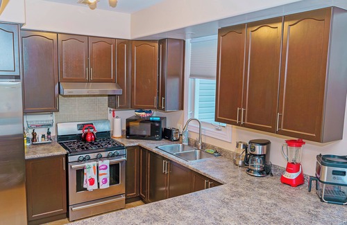 Amherstview House | Spacious, Idyllic 3 Bedroom Home