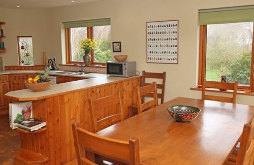 Killorglin House | Spacious idyllic wooded Ring of Kerry 4 bedroom retreat - Epic Views and Gardens