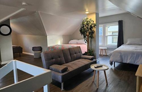 Edgewater Apartment | Spacious in the heart of it all