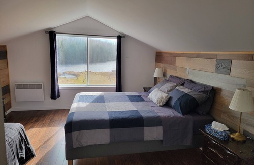 Riviere-Rouge Ski Chalet | Spacious Isolated Chalet with private lake & swimming pool & SPA and more ,,,