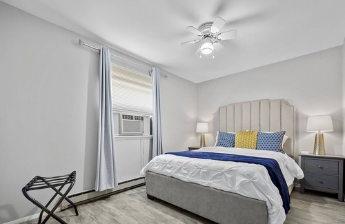 Montgomery Apartment | Spacious Italian Farmhouse Apartment Sleeps up to 16!