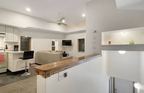 Des Moines Apartment | Spacious Jacuzzi Loft & Free Parking near iCubs