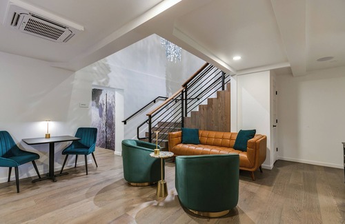San Angelo Hotel | Spacious King Room with Modern Comforts – Ideal for Relaxing Getaways!