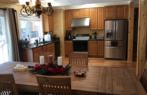 North Upper Truckee House | Spacious knotty pine wood house, 5bedrooms, 2.5 Baths, Sleep 10 people