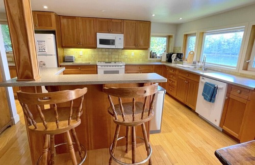 North Kawartha House | Spacious Lake Home on Chandos Lake