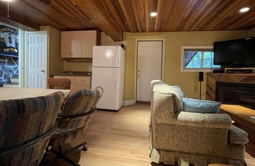 North Kawartha House | Spacious Lake Home on Chandos Lake