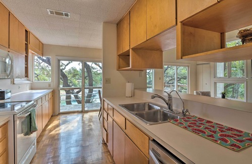Volente House | Spacious Lake Travis Home w/Private Deck & Views!