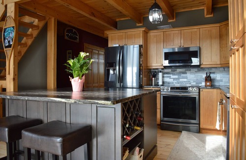 Timiskaming District Ski Chalet | Spacious lakefront 3 bed 3 bath cabin with spectacular views and great fishing.