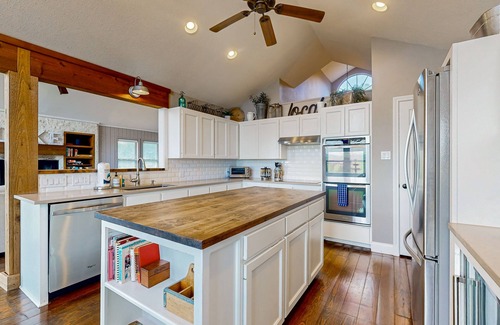 Spicewood House | Spacious lakefront hideaway with decks, grill, billiards, tennis & pool