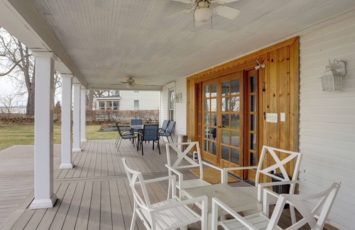 Woodland Beach Cottage | Spacious Lakefront House w/Backyard Fire Pit
