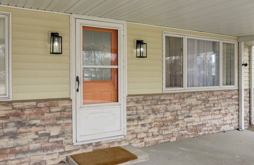 Woodland Beach Cottage | Spacious Lakefront House w/Backyard Fire Pit