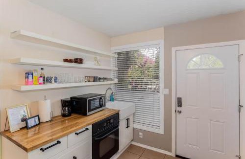 Southwest Orlando House | Spacious Lakefront House with Pool, Hottub, & Boating