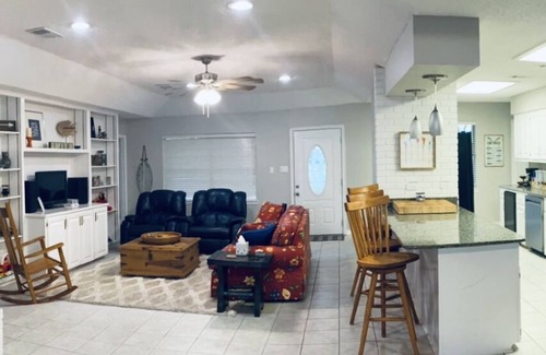 Cedar Creek Reservoir House | Spacious Lakehouse with Gorgeous Lake Views and Lots of Activities