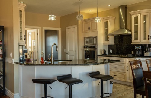 Carrying Place House | ✨️ Spacious Lakeview Retreat in Scenic Wine Country ✨️