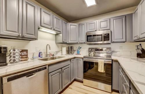 Tahoe Village Apartment | Spacious Lakeview Heavenly Mountain Escape!