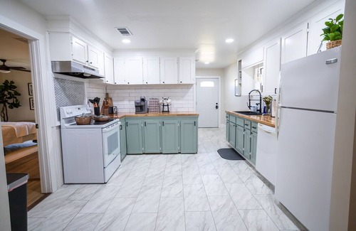 Laurel House | Spacious Laurel Home Near Historic DIstrict