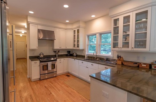 East Hampton House | Spacious Living Areas, Close to East Hampton Village and Beaches