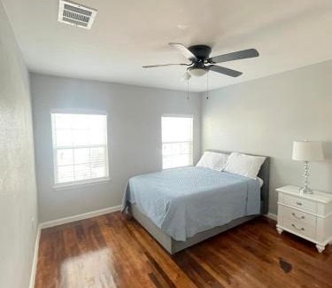 Oak Cliff Apartment | Spacious Location! 15 minutes from downtown Dallas
