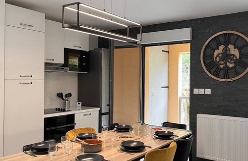 Cauterets Apartment | Spacious lodge for 8, 3 parkings, 10 min from downtown