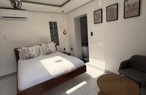 Welkom Cabin | Spacious lodge in enchanting Welkom with WiFi, AC