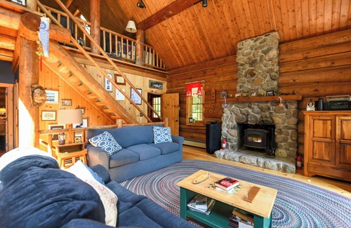South Casco Cottage | Spacious log cabin with 600' of water frontage on picturesque Moose Pond.