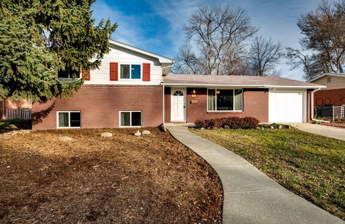 Longmont House | Spacious Longmont Beauty Ready For Guests!