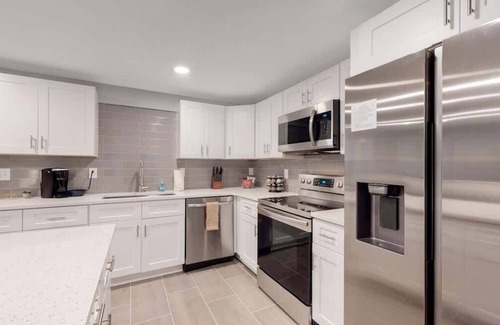 Dupont House | Spacious Lower Unit Updated Two King Beds in Denver