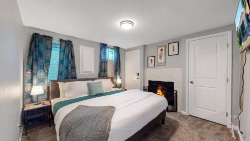 Dupont House | Spacious Lower Unit Updated Two King Beds in Denver