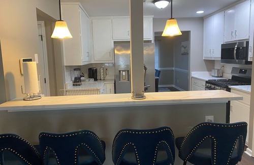 Stockbridge House | Spacious/Luxe 5-bedroom house in quiet neighborhood