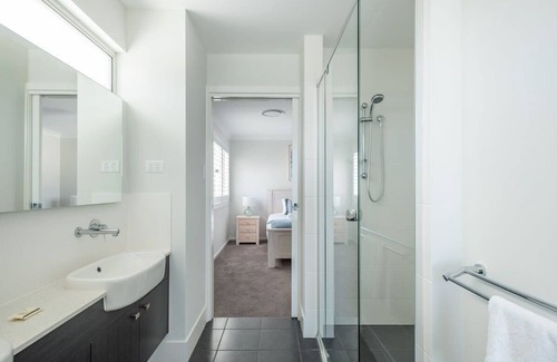 Catherine Hill Bay House | Spacious & Luxurious Beach Home