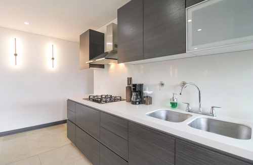 El Poblado Condo | Spacious & Luxurious 3BR/3.5BR Condo in Poblado with AC, WiFi, fitness room