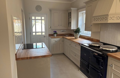 Holt House | Spacious, luxurious house in Holt, total refurbishment: new from April 2025