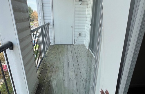 Rolling Road Farms Apartment | Spacious Luxury 2 bed 2 bath apartment in awesome Milford Mill with AC, WiFi