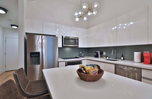 Downtown Columbus Apartment | Spacious Luxury Downtown Loft (Free Parking!)