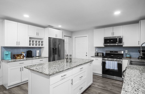 Gainesville House | Spacious luxury Family Home near UF & Santa Fe