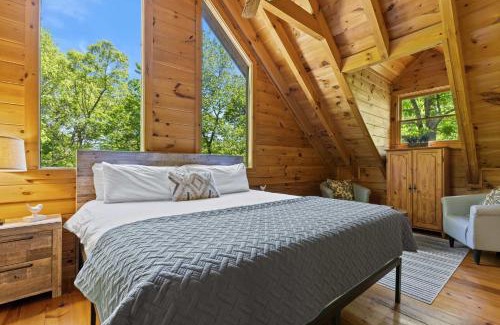 Blue Ridge House | Spacious luxury Lake Blue Ridge forest cabin an spa
