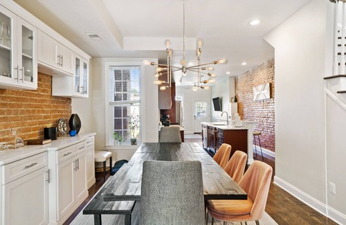 Trinidad House | Spacious luxury rowhouse in the heart of DC. (With lots of plants!)