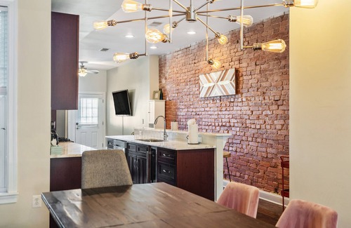 Trinidad House | Spacious luxury rowhouse in the heart of DC. (With lots of plants!)