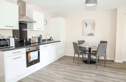 Old Trafford Apartment | Spacious Manchester Apartment