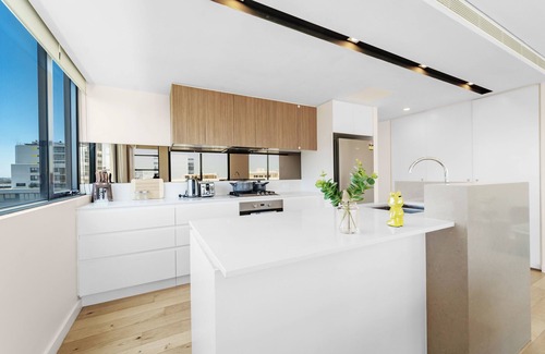 Mascot Apartment | Spacious Mascot Loft Apartment Near Train Station