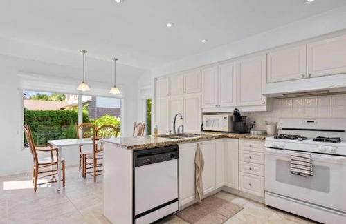 Kingston House | Spacious Midtown Family Home